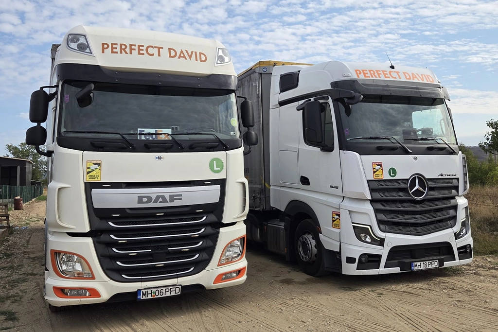 O mica parte din flota de camioane a firmei Perfect David