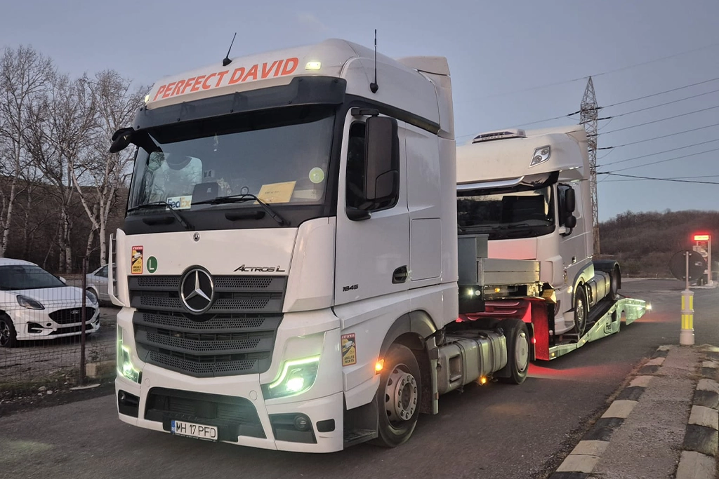 Trailer pentru transport de camioane defecte sau autoturisme, oriunde ai nevoie